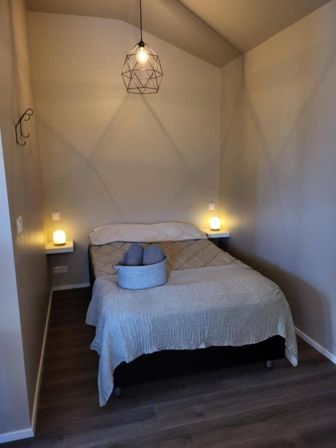 Meribella Studio Apartment Eyrarbakki Luaran gambar